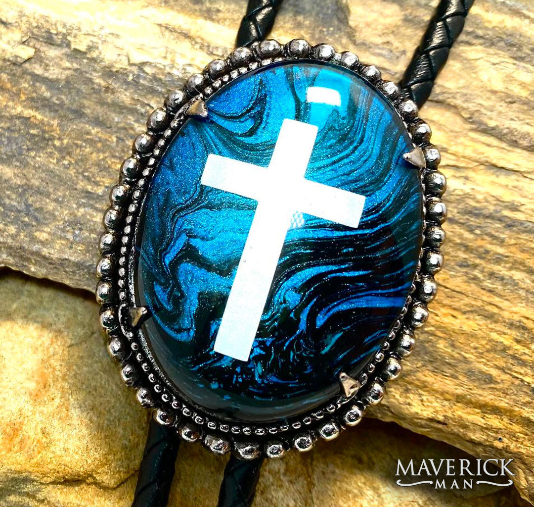 Large cross bolo in beaded pewter slide