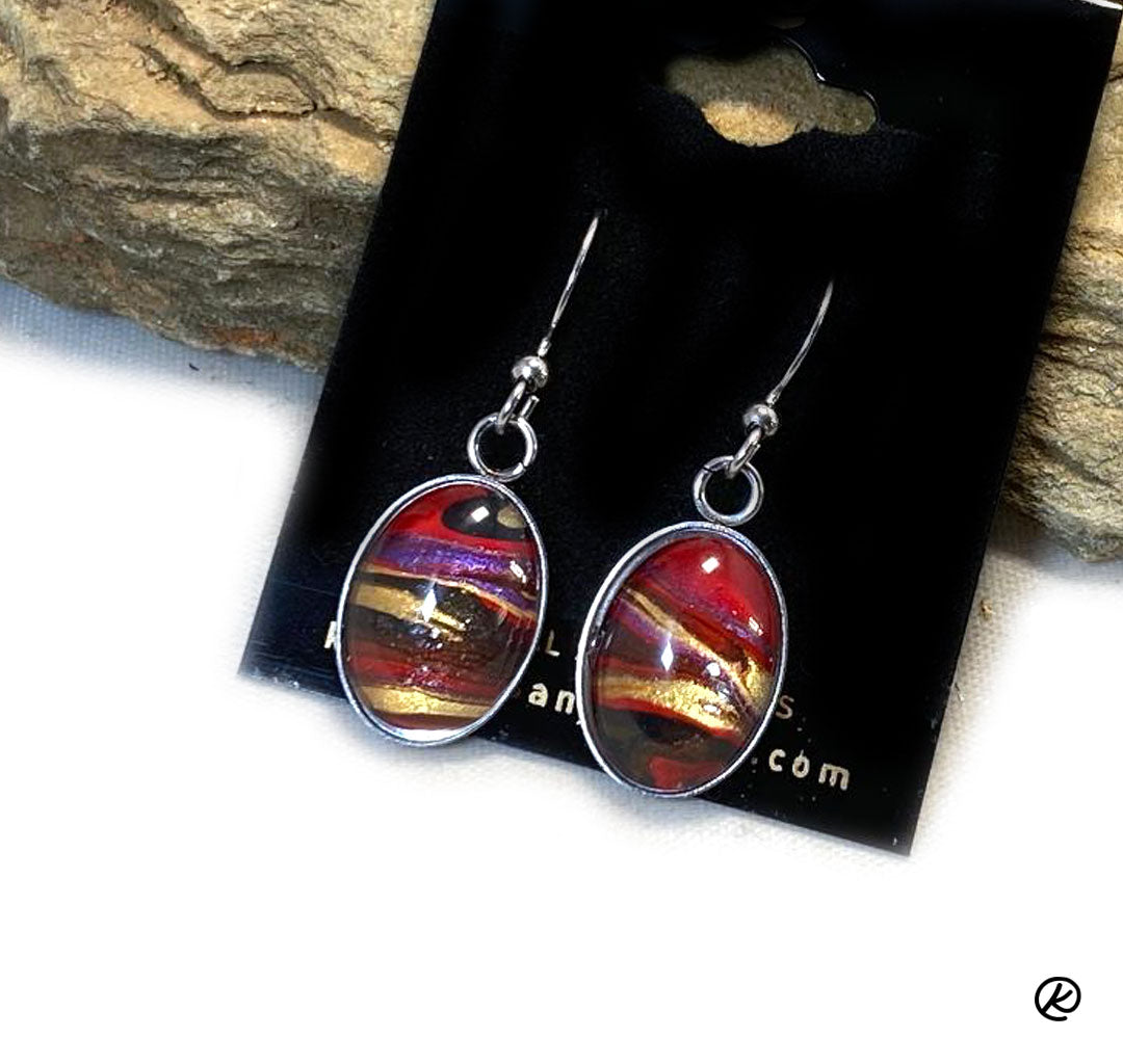 Silver arrowhead bolo with southwestern colors