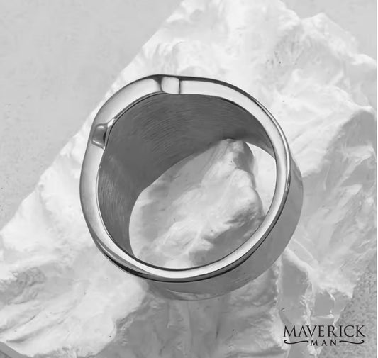 Stainless steel eagle ring with black detail