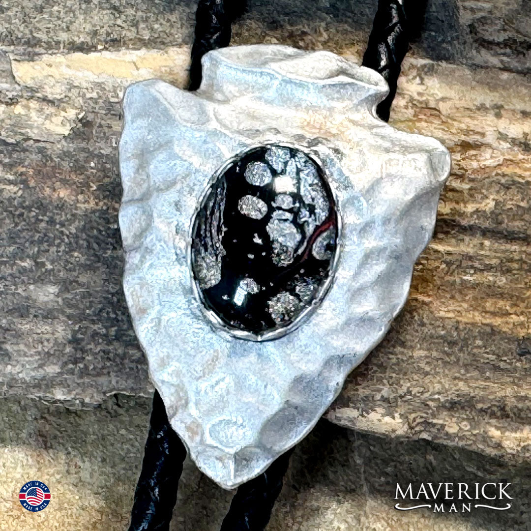 Hammered arrowhead bolo with hand painted stone
