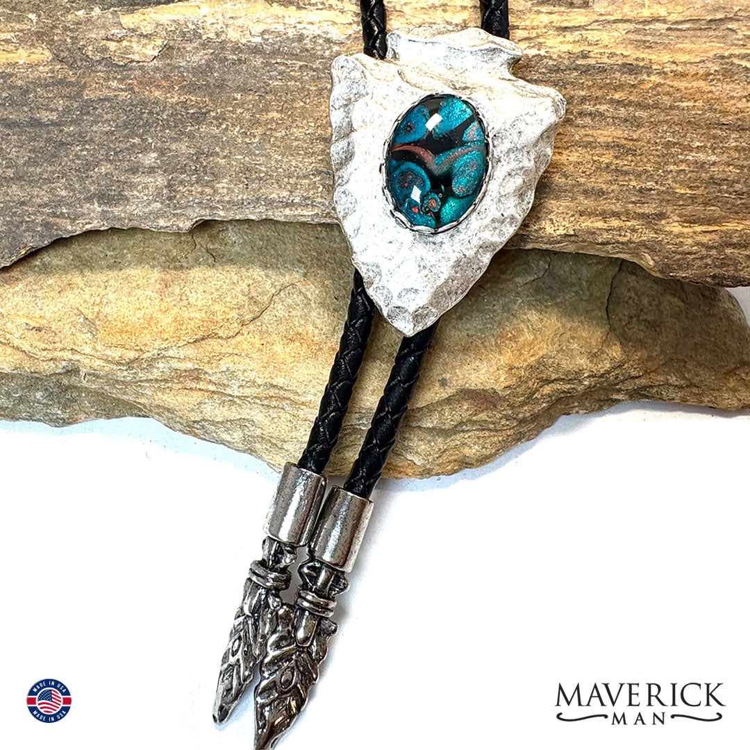 Hammered arrowhead bolo with hand painted stone