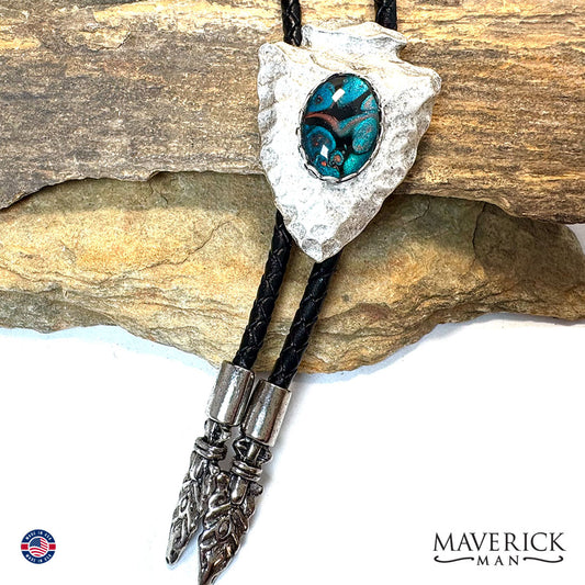 Hammered arrowhead bolo with hand painted stone