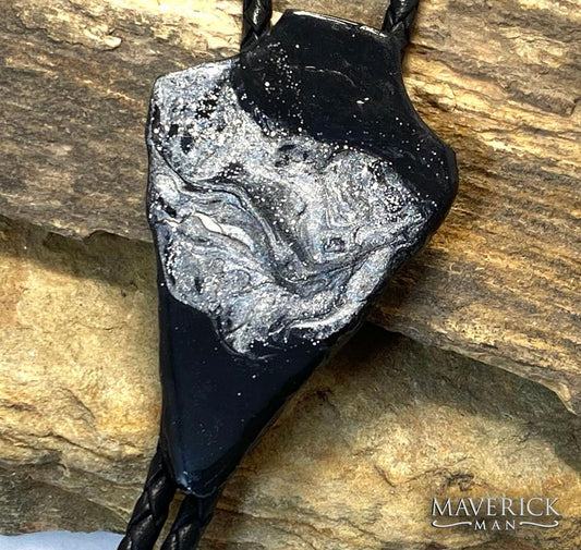 Arrowhead bolo tie in black and silver