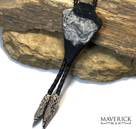 Arrowhead bolo with silver eagle tips