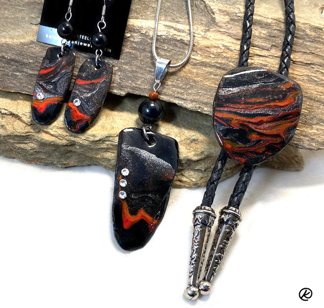 Fantastic fox palette on medium sized bolo made from slate - SET AVAILABLE